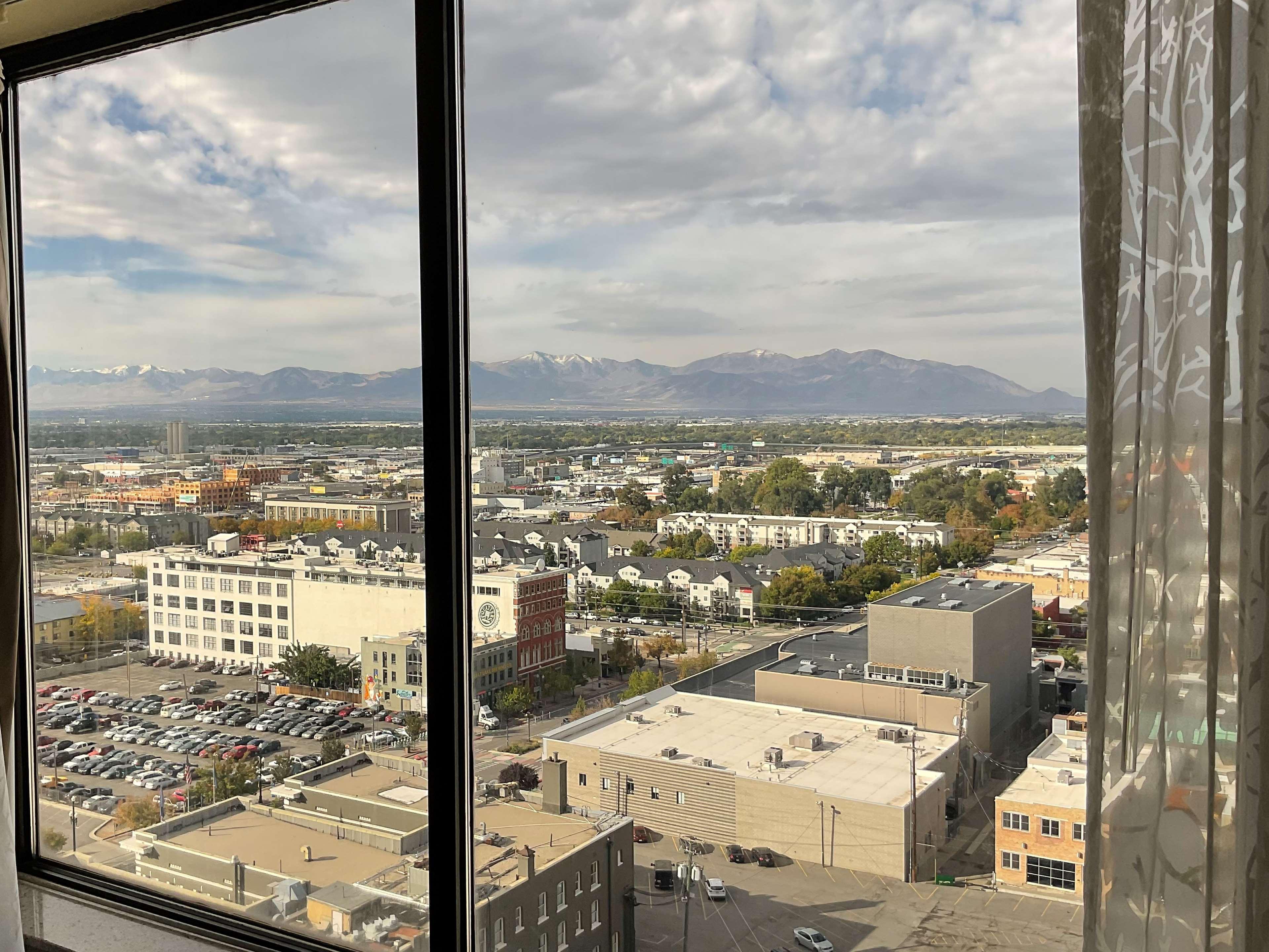 Hilton Salt Lake City Center Bagian luar foto